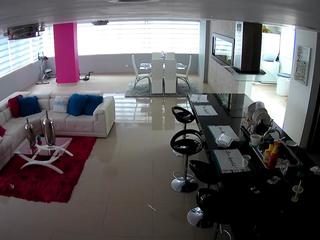 voyeurcam-latina-babe-parlor-1
