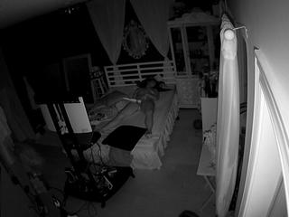 voyeurcam-xiennamoreau-01
